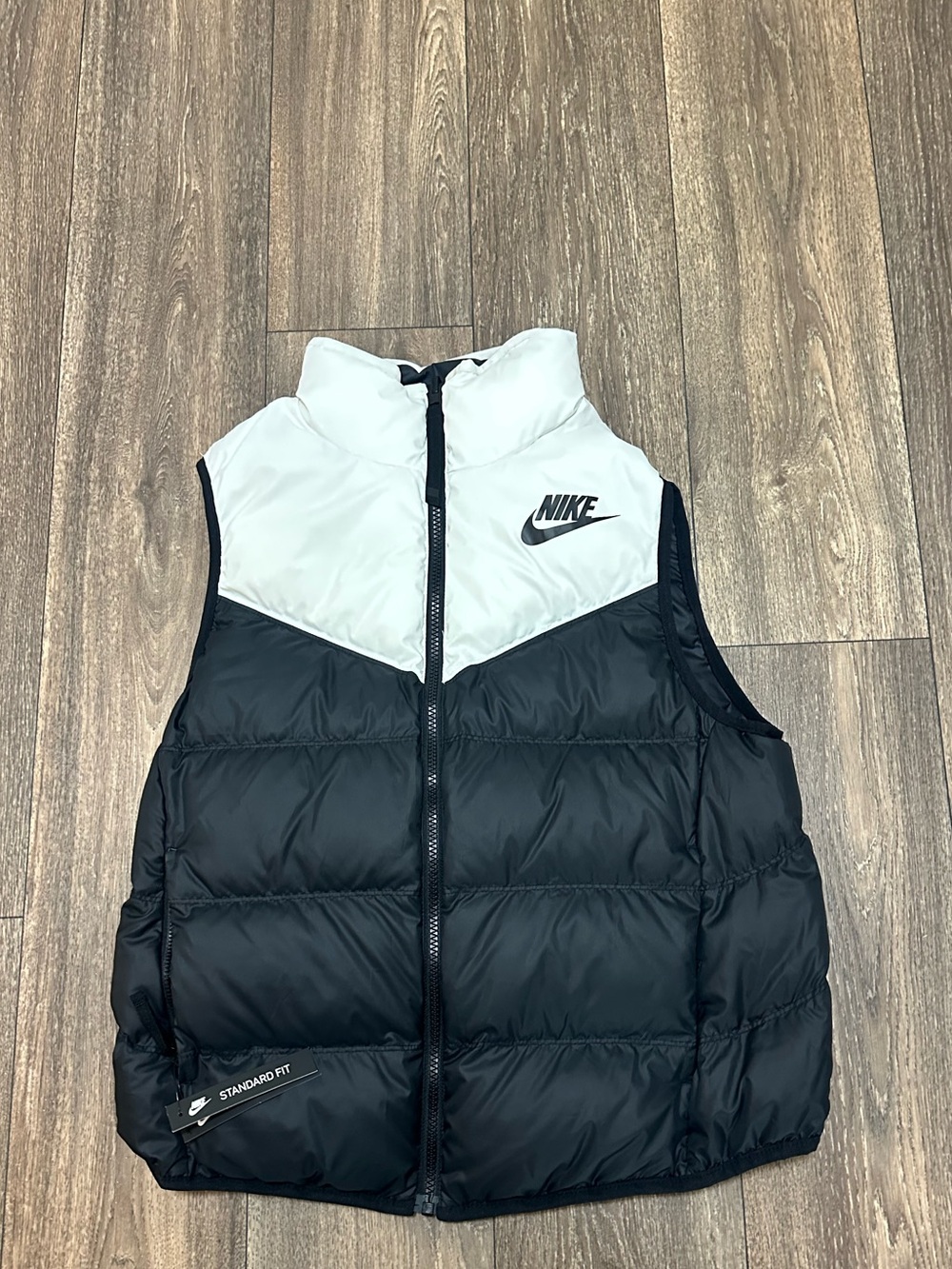 Nike Black and White Reversible Puffer Vest - Picture 4 of 5